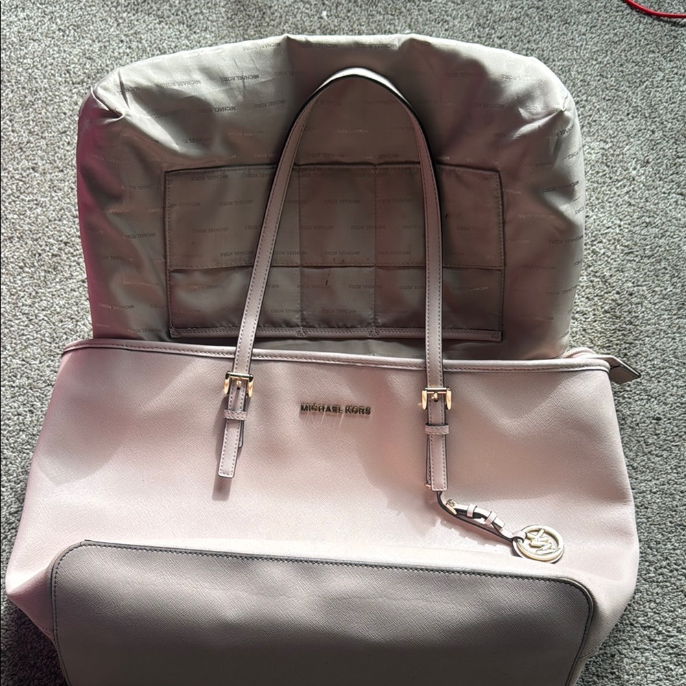 Michael Kors Pink Tote Sophisticated Design